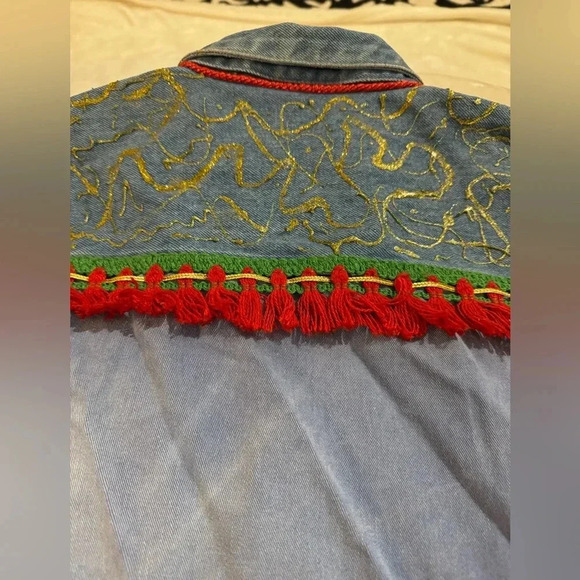 VTG Quiksilver Distressed Ugly Christmas Denim Jacket Tacky Kitsch Unique Fun - Picture 16 of 16